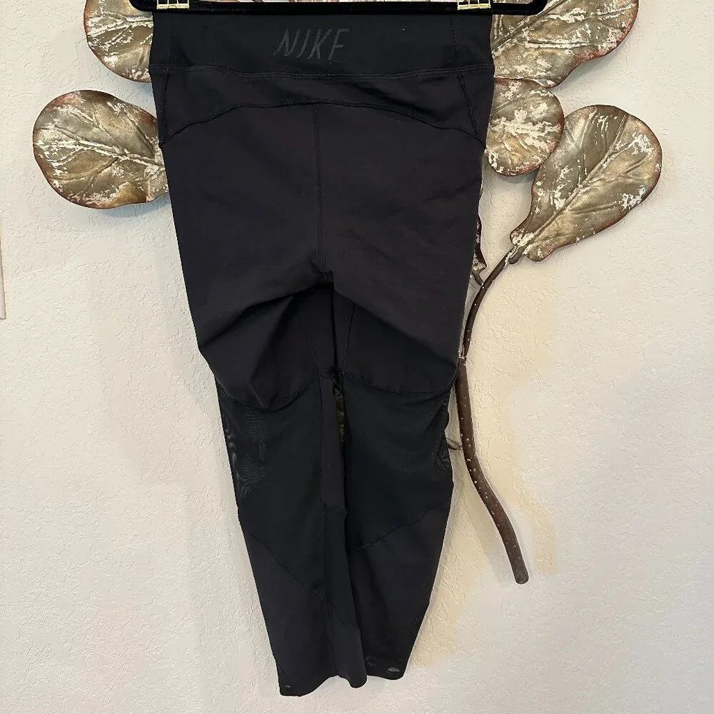 Nike Dri-FIT Black Mesh Panel Running Capri Leggings Size M - Picture 3 of 6
